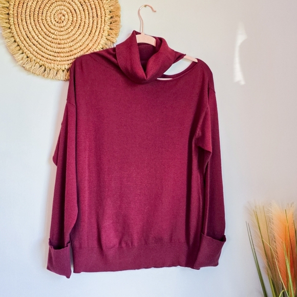 525 America New Burgundy Collarbone Cut-out Turtleneck Sweater SZ Small - Picture 12 of 12